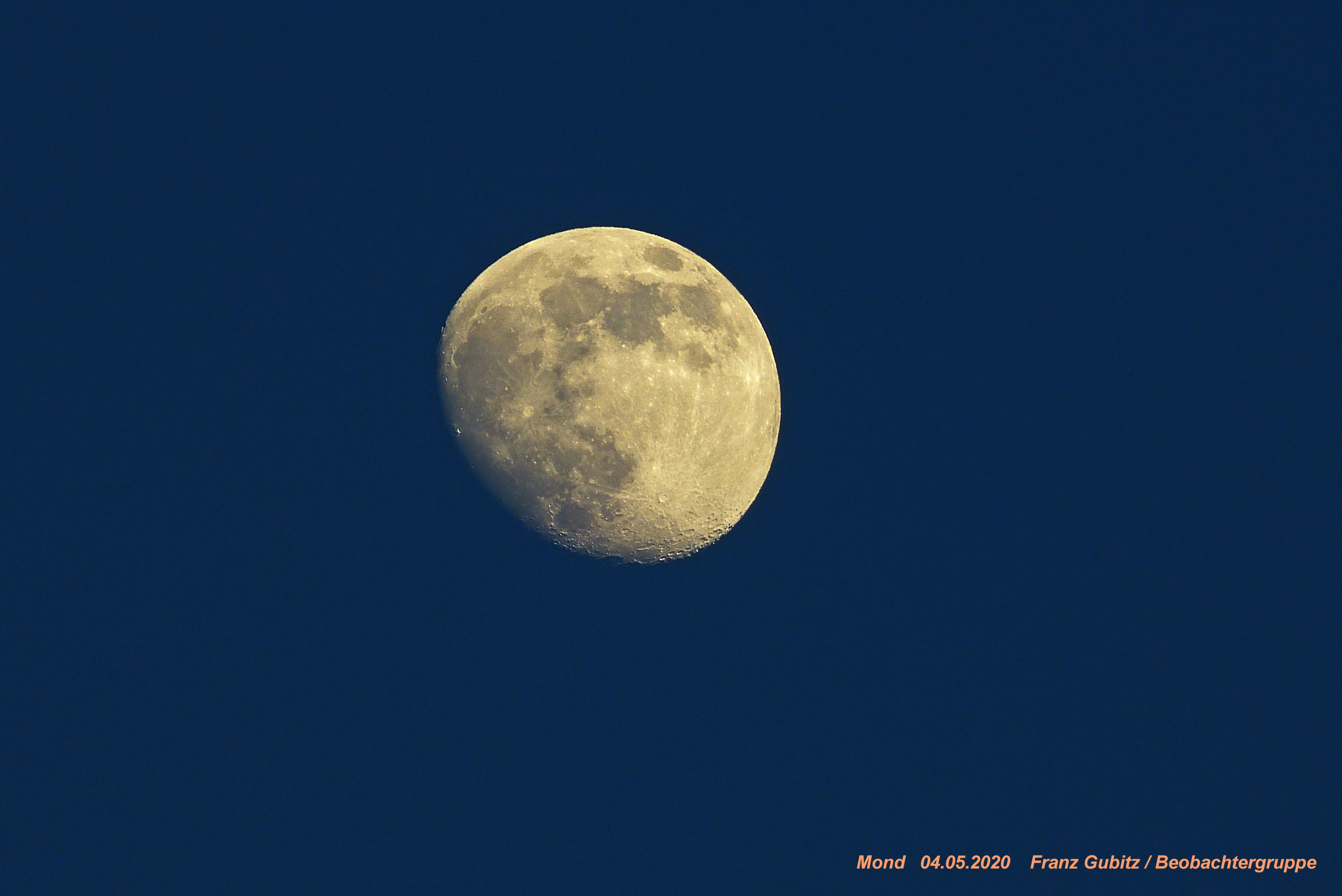 zunehmender Mond, ca 87% beleuchtet, 3 Tage vor Vollmond