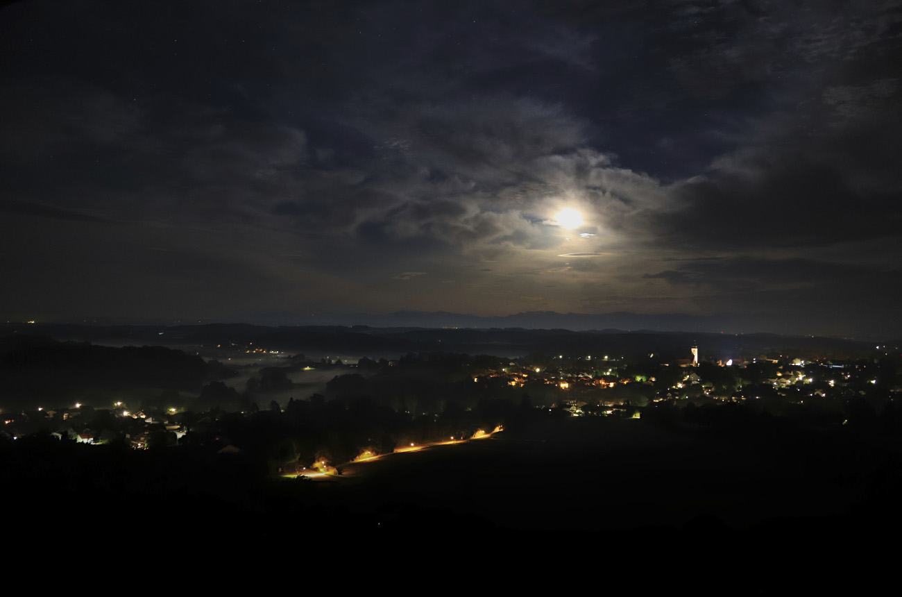 Mond über Ebersberg